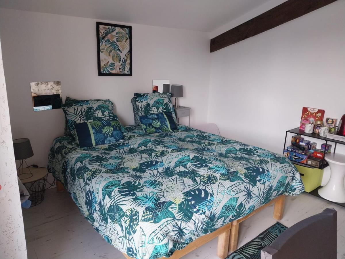 Un Air De Campagne Bed & Breakfast Millac  Exterior photo