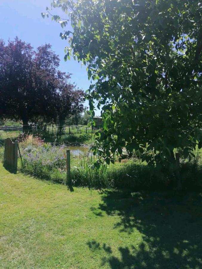 Un Air De Campagne Bed & Breakfast Millac  Exterior photo